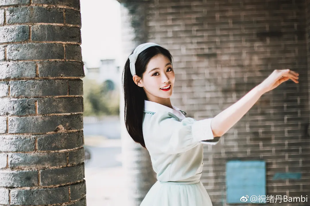 王一博新电影《长风破浪》杀青剧照_5